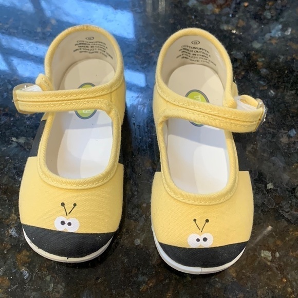 Monkey Toes Other - 𝅺monkey toes girl’s shoes!!